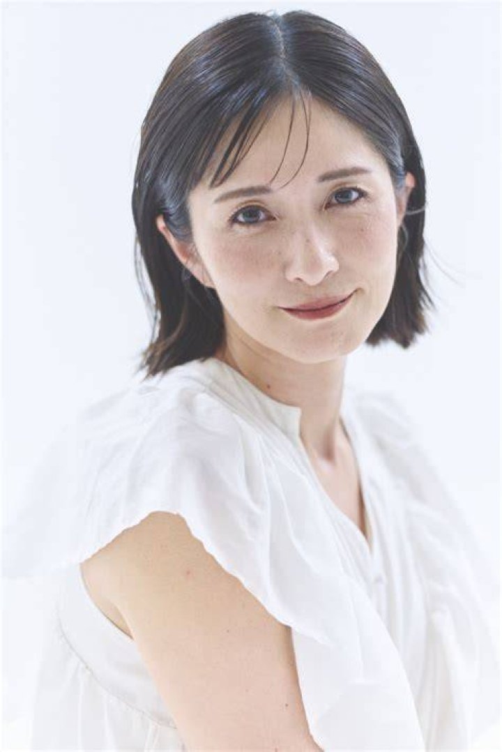 松木里菜の水着姿が話題に：グラビア活動とファンの反応を徹底解説